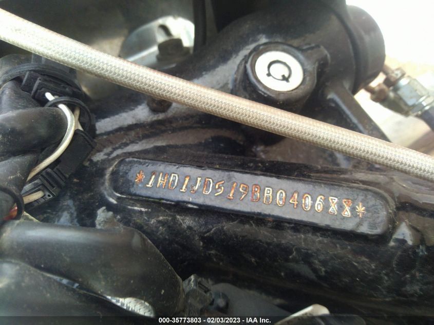 2011 HARLEY-DAVIDSON FLSTN 1HD1JD519BB040688