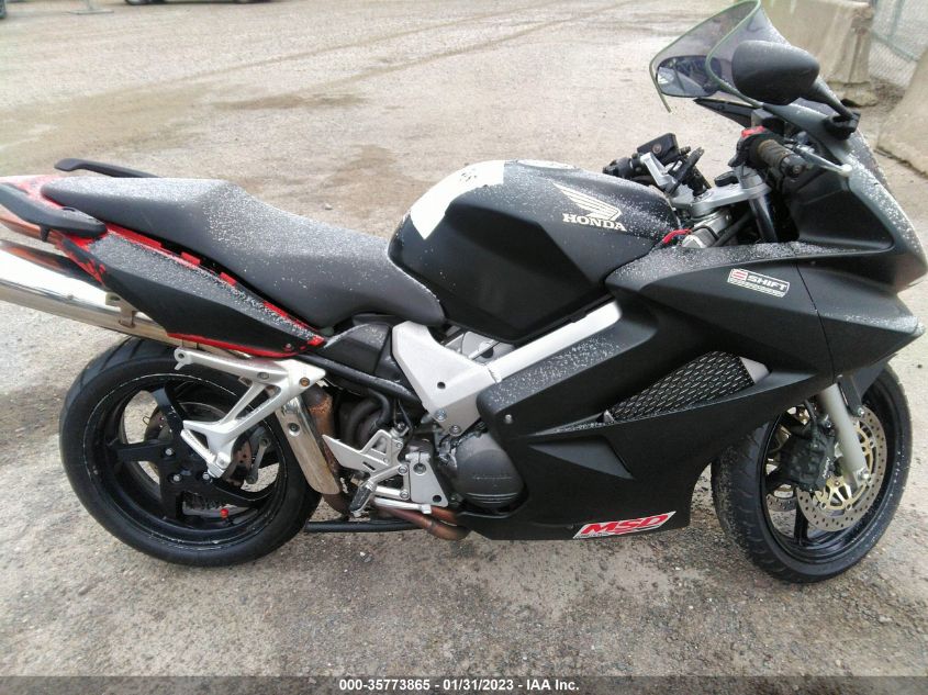 2004 HONDA VFR800 JH2RC46144M600354