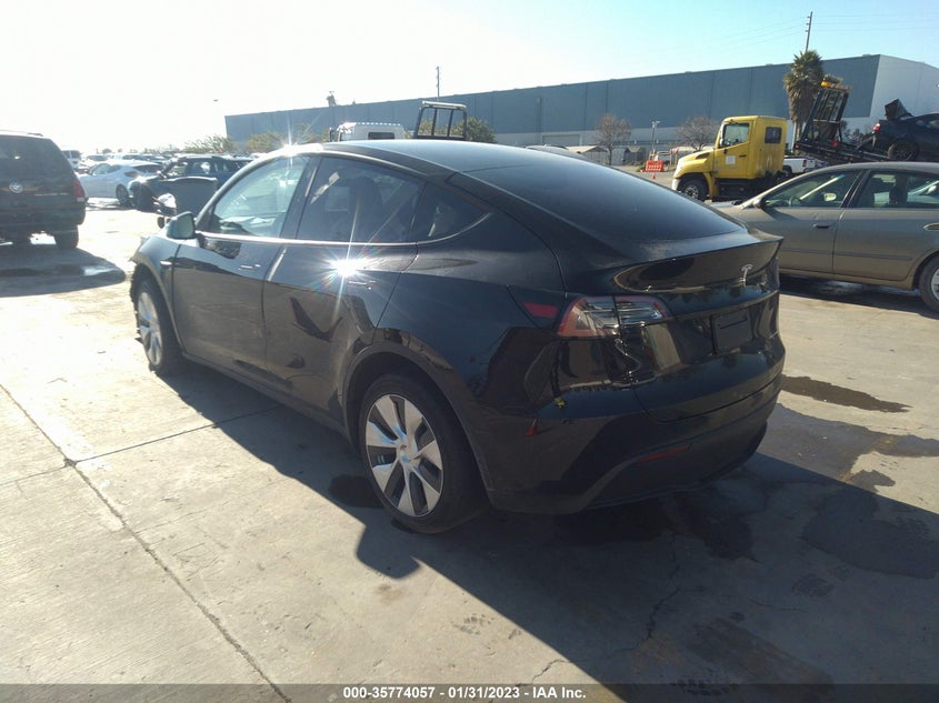 VIN 5YJYGDEE5MF224477 2021 TESLA MODEL Y LONG RANGE