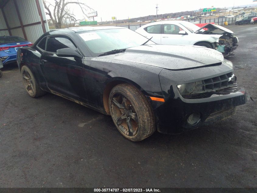 2013 CHEVROLET CAMARO LS - 2G1FA1E31D9235138