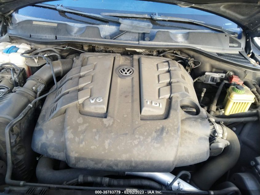 2013 VOLKSWAGEN TOUAREG LUX WVGEP9BP0DD010859