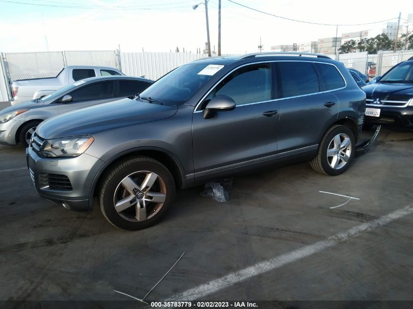 2013 VOLKSWAGEN TOUAREG LUX WVGEP9BP0DD010859