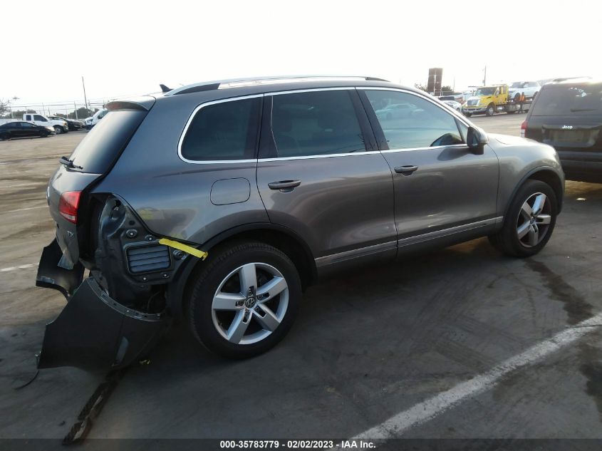2013 VOLKSWAGEN TOUAREG LUX WVGEP9BP0DD010859