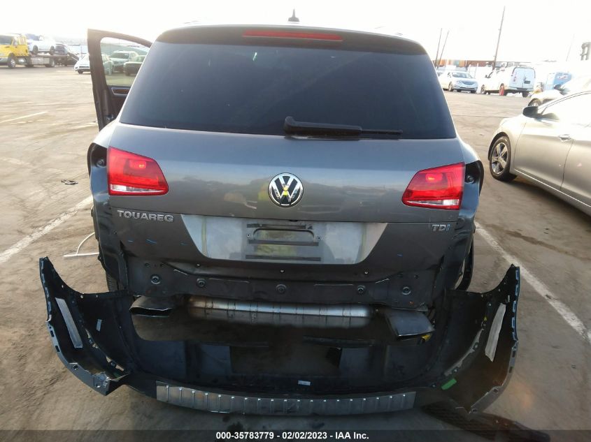 2013 VOLKSWAGEN TOUAREG LUX WVGEP9BP0DD010859