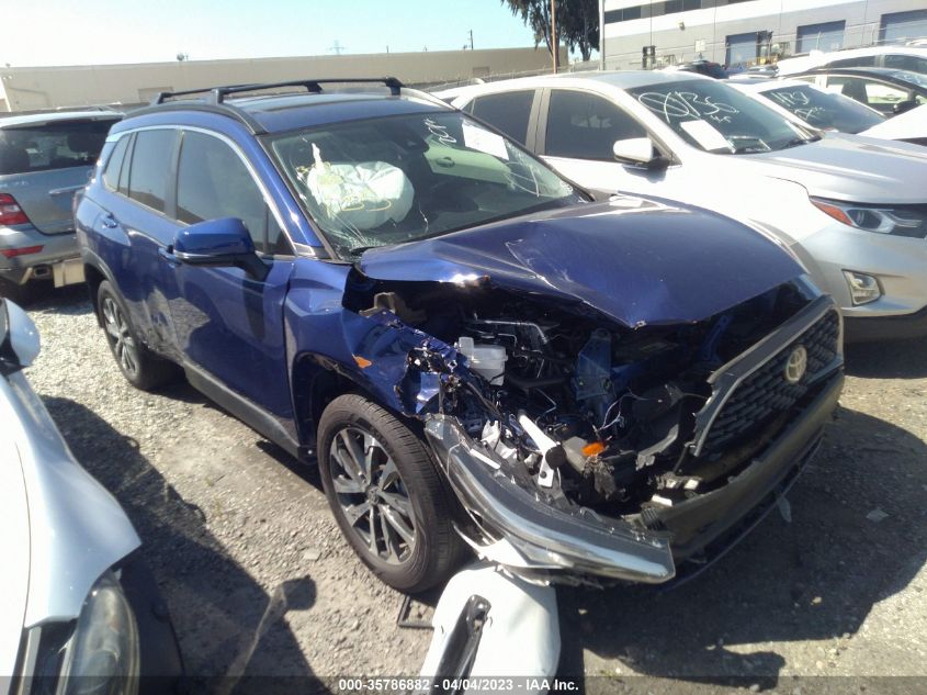 2022 TOYOTA COROLLA CROSS XLE - 7MUDAABG5NV030555