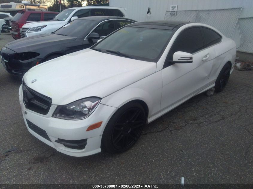 2013 MERCEDES-BENZ C 250 WDDGJ4HB3DG012347