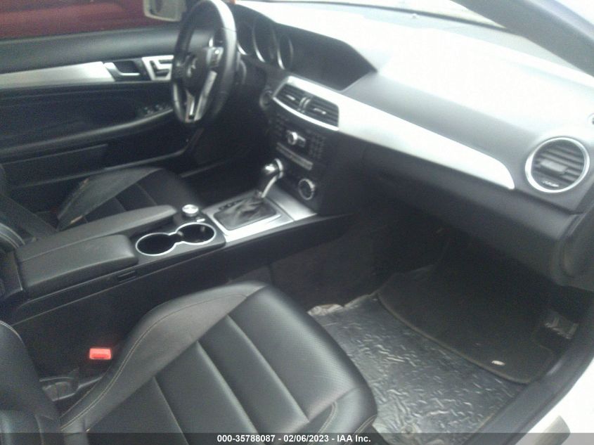 2013 MERCEDES-BENZ C 250 WDDGJ4HB3DG012347