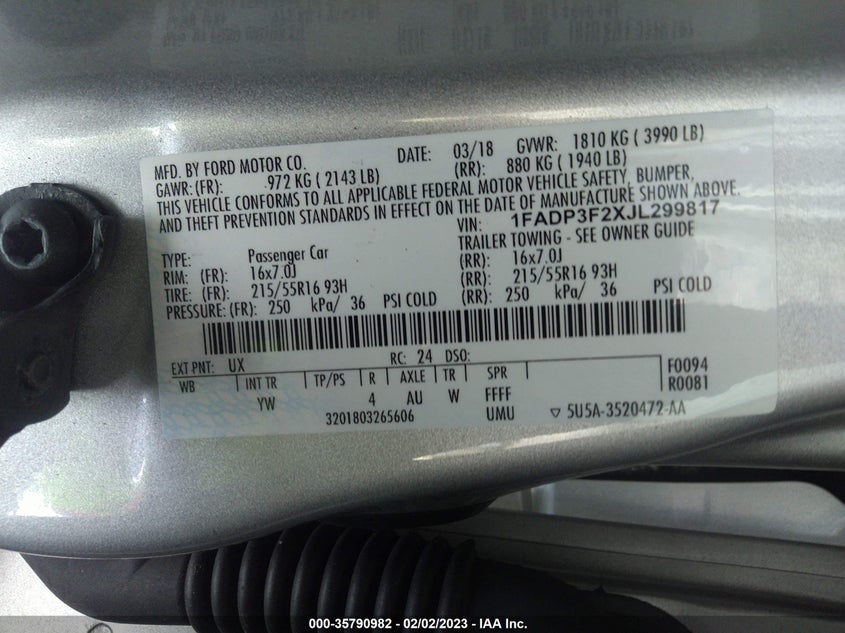 VIN 1FADP3F2XJL299817 2018 FORD FOCUS SE