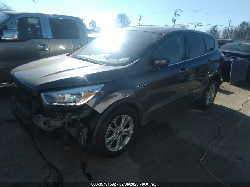 VIN 1FMCU0GDXHUB73065 2017 FORD ESCAPE SE