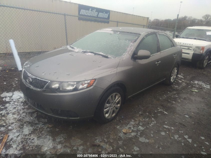 VIN KNAFU4A23D5653272 2013 KIA FORTE no.2