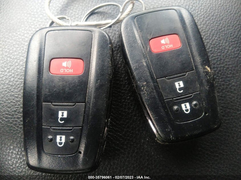 VIN 2T3P1RFV8MW213332 2021 TOYOTA RAV4 XLE