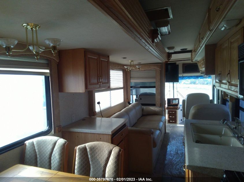 2004 FREIGHTLINER XC CHASSIS for Sale
