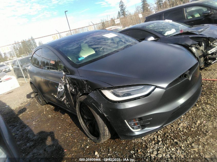 5YJXCBE46HF063744 TESLA MODEL X P100D 2017