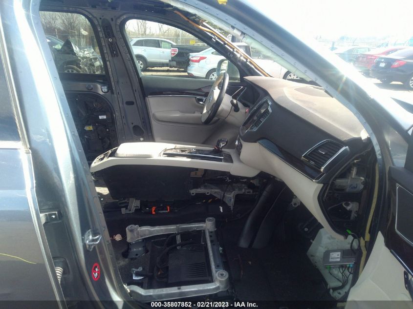 2017 VOLVO XC90 MOMENTUM - YV4A22PK5H1106769