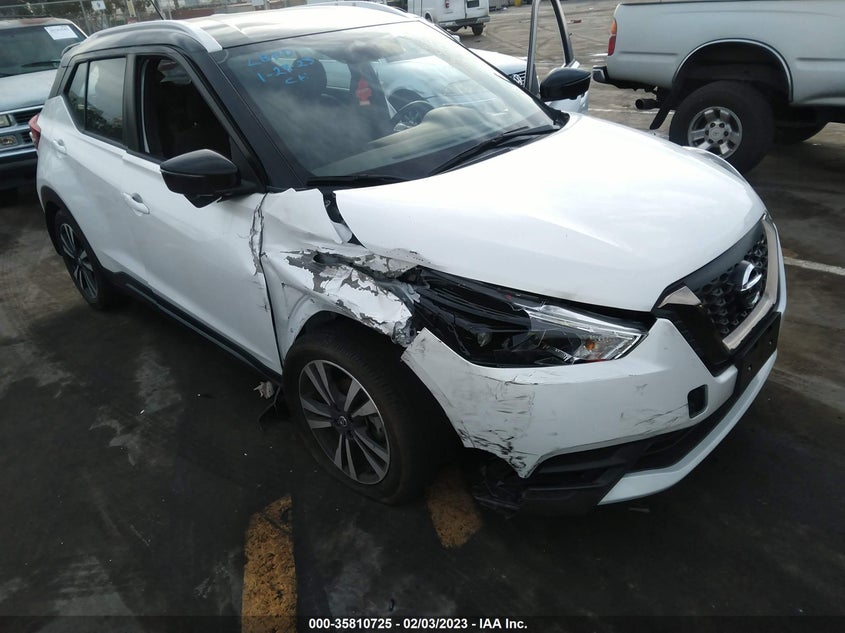 VIN 3N1CP5DV5LL483765 2020 NISSAN KICKS SR