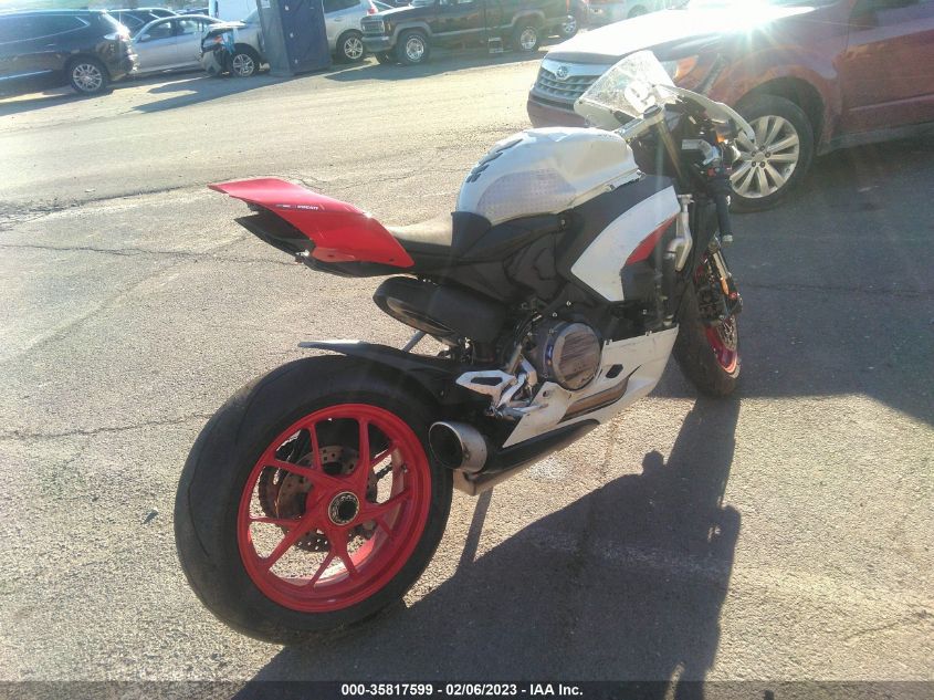 2021 DUCATI PANIGALE V2 ZDMHAATWXMB005078