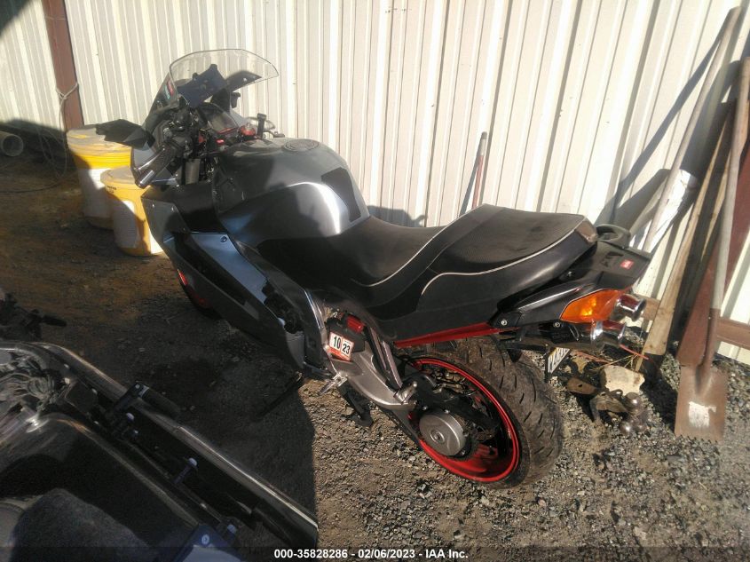 2004 APRILIA RST FUTURA ZD4PWD0114S000259
