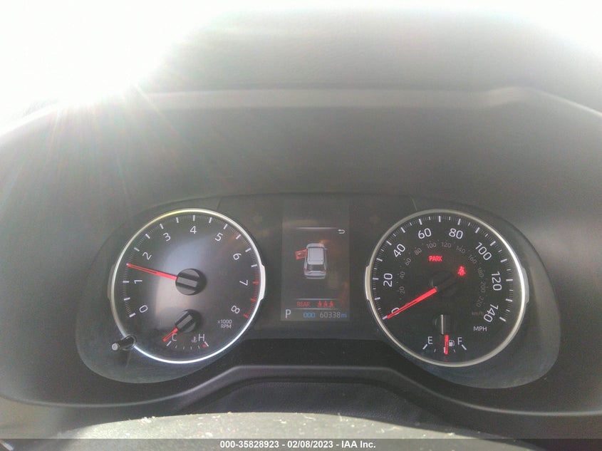 VIN 2T3W1RFV0MC135545 2021 TOYOTA RAV4 XLE