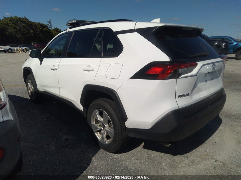 VIN 2T3W1RFV0MC135545 2021 TOYOTA RAV4 XLE