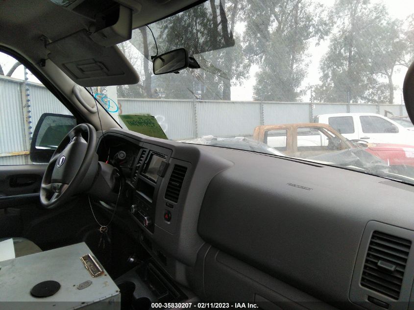 2016 NISSAN NV SV 1N6BF0KM3GN813186