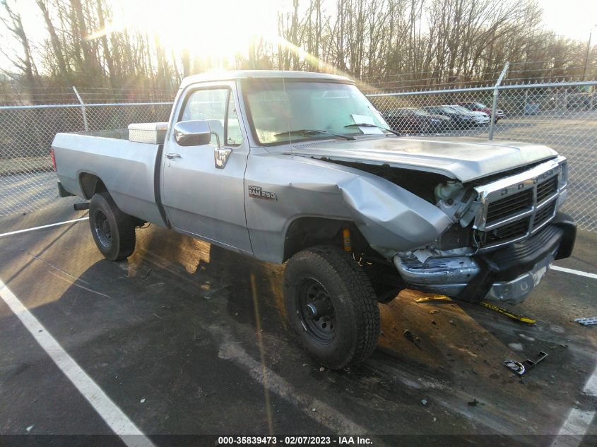 1B7KM26CXPS245106 DODGE W-SERIES Photo 1