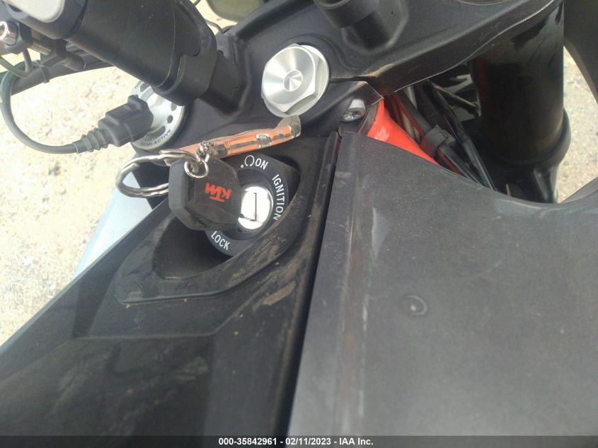 2017 KTM 1290 SUPER DUKE GT - VBKV6940XHM953806