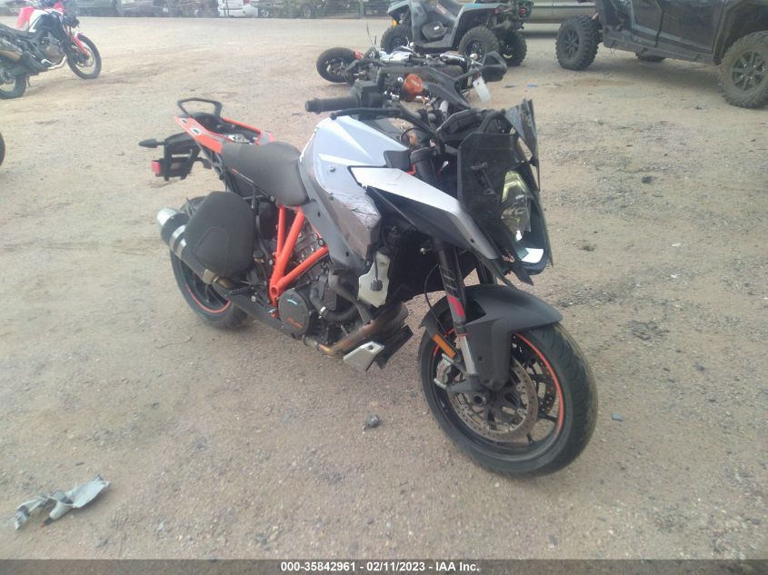 2017 KTM 1290 SUPER DUKE GT - VBKV6940XHM953806
