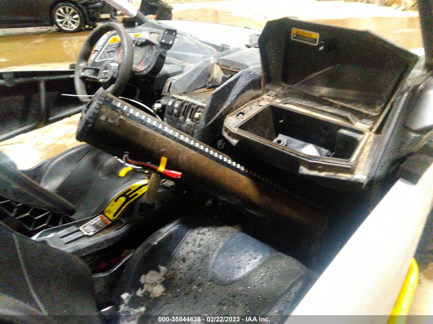 2019 CAN-AM MAVERICK X3 TURBO - 3JBVGAY47KK001658