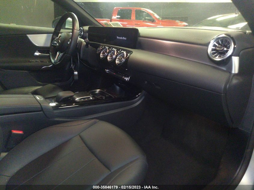 2022 MERCEDES-BENZ A-CLASS A 220 W1K3G4FB3NJ363361