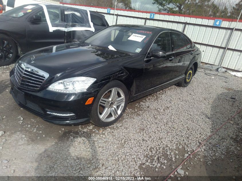 2013 MERCEDES-BENZ S-CLASS S 550 - WDDNG7DB2DA530711