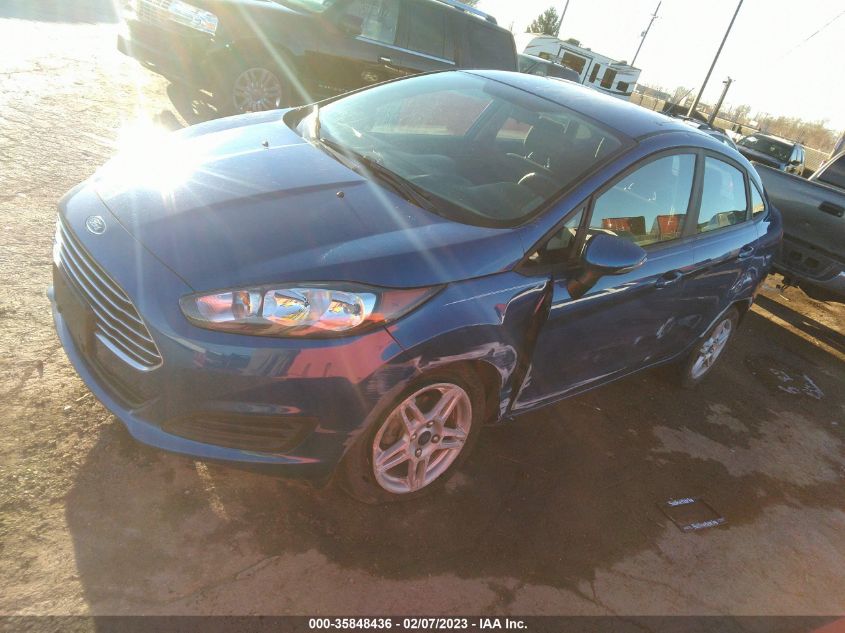 3FADP4BJ2KM165855 Ford Fiesta SE 2