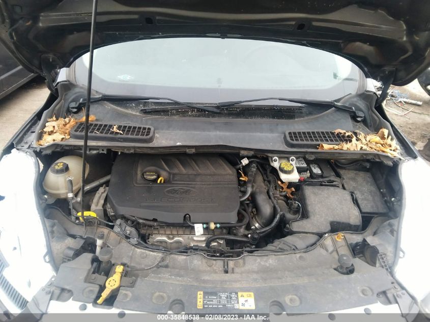 VIN 1FMCU9GD4JUB02342 2018 FORD ESCAPE SE