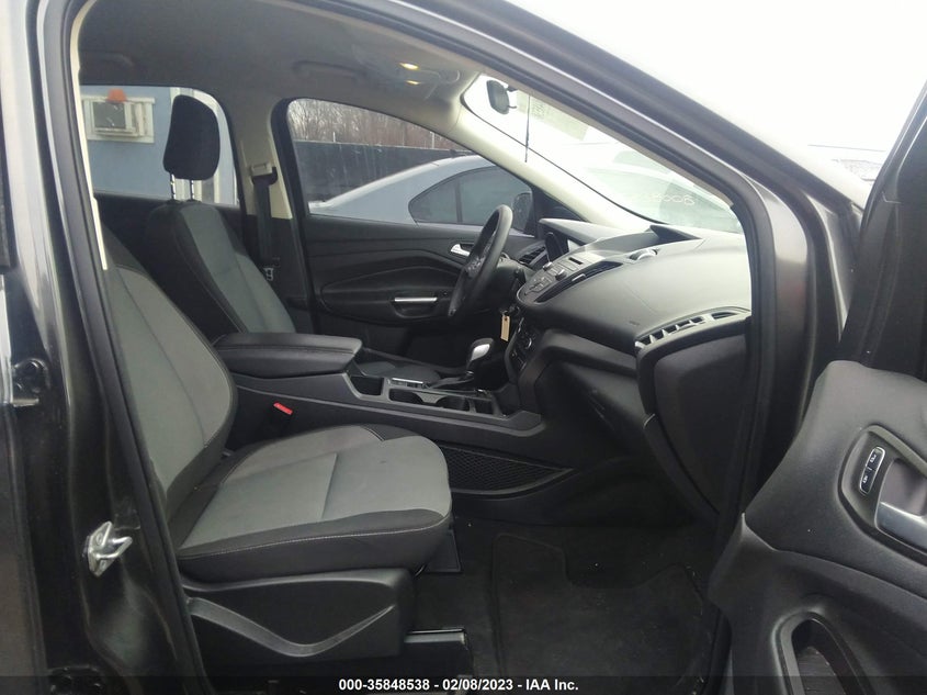 VIN 1FMCU9GD4JUB02342 2018 FORD ESCAPE SE