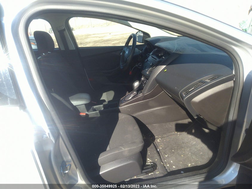 VIN 1FADP3F23HL315091 2017 FORD FOCUS SE