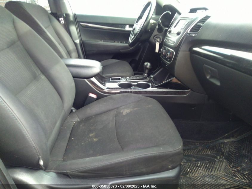 2014 KIA SORENTO LX - 5XYKTCA62EG464767