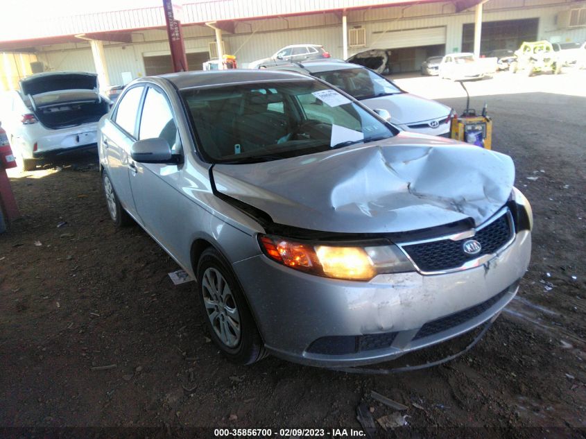 VIN KNAFU4A25D5729607 2013 KIA FORTE no.1