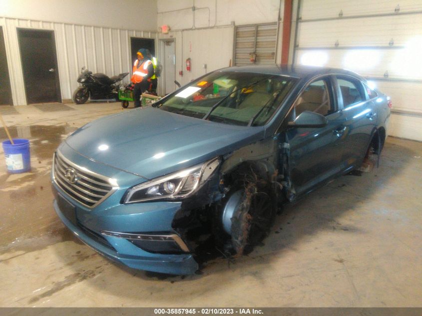 2015 HYUNDAI SONATA 2.4L SE - 5NPE24AF5FH207232