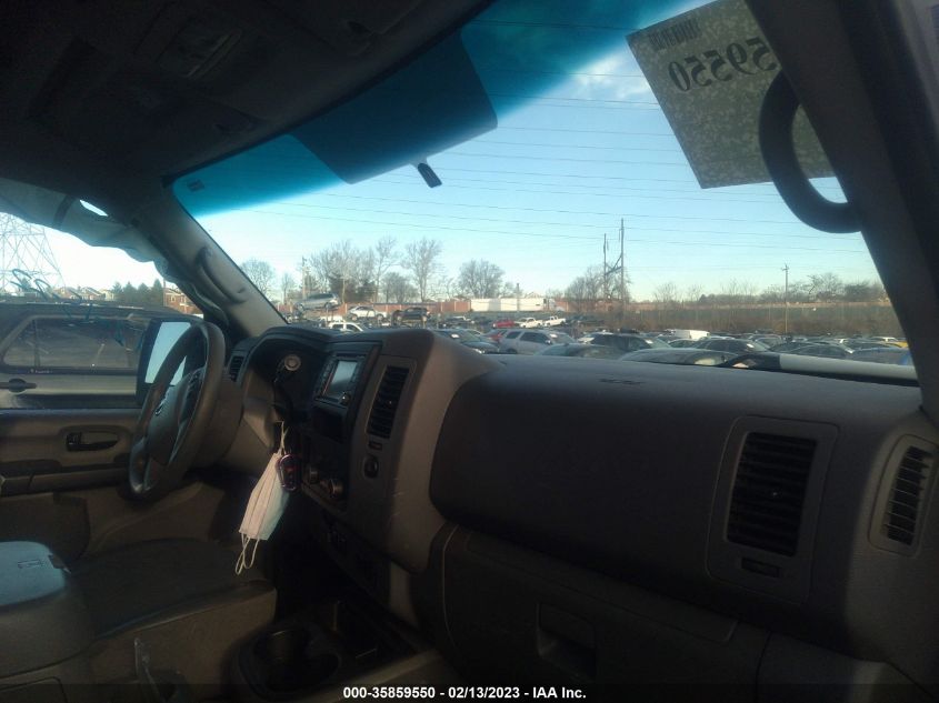 2017 NISSAN NV CARGO SV 1N6BF0LY5HN810714