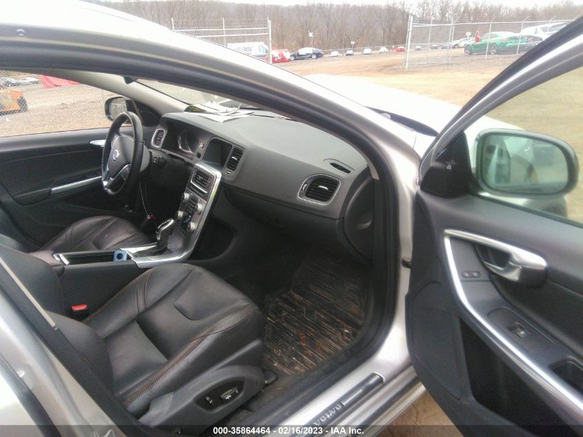 2017 VOLVO V60 CROSS COUNTRY YV440MWK8H1025457