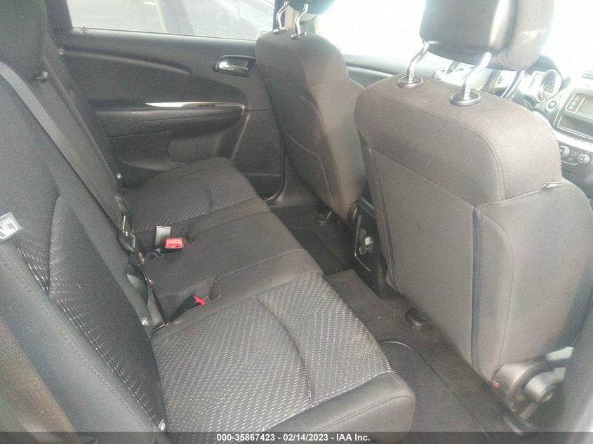VIN 3C4PDCBBXKT863557 2019 DODGE JOURNEY SE