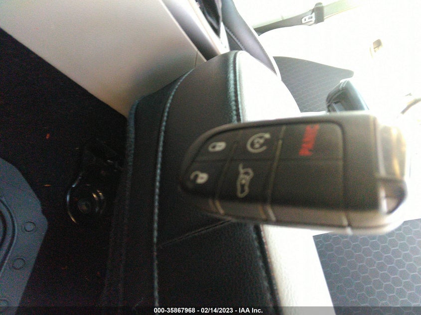 VIN 3C4NJCBB4JT165749 2018 JEEP COMPASS LATITUDE