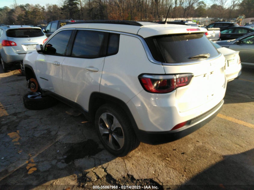VIN 3C4NJCBB4JT165749 2018 JEEP COMPASS LATITUDE