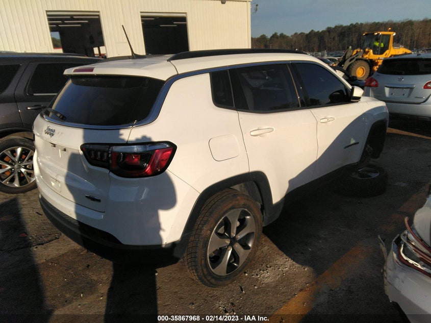 VIN 3C4NJCBB4JT165749 2018 JEEP COMPASS LATITUDE