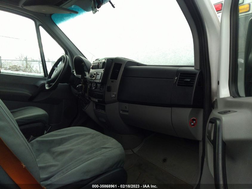 2015 MERCEDES-BENZ SPRINTER CARGO VANS WD3PE7CC8FP136594