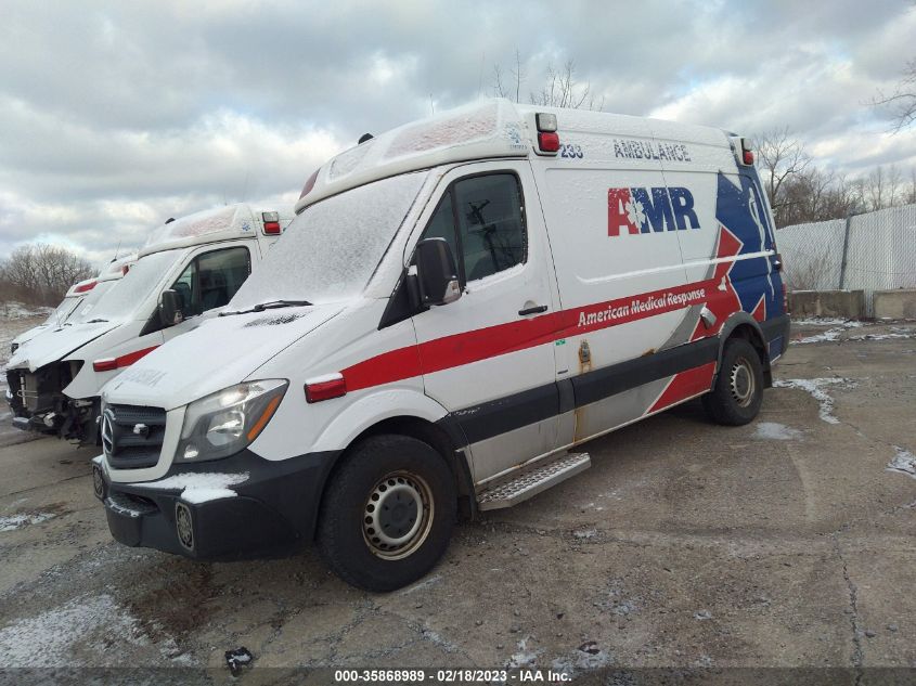 2015 MERCEDES-BENZ SPRINTER CARGO VANS WD3PE7CC4FP171388