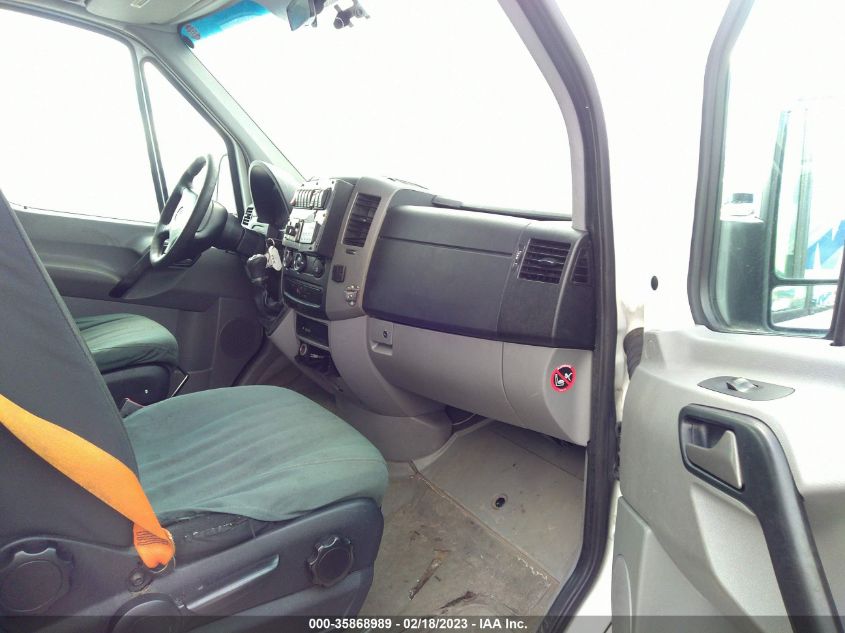 2015 MERCEDES-BENZ SPRINTER CARGO VANS WD3PE7CC4FP171388
