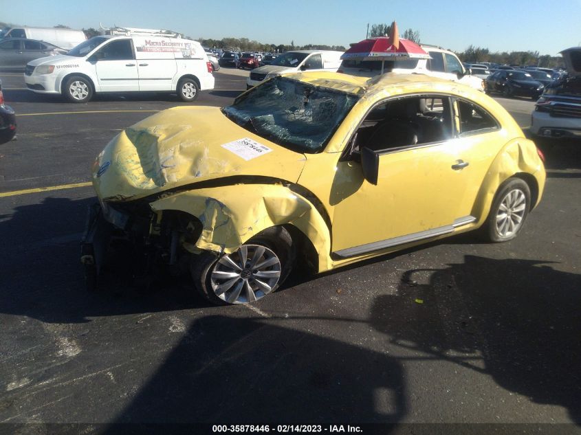 2015 VOLKSWAGEN BEETLE COUPE 1.8T CLASSIC - 3VWF17AT1FM627141
