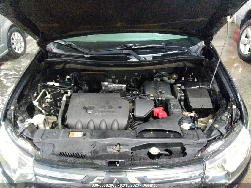 2014 MITSUBISHI OUTLANDER SE - JA4AD3A39EZ009005