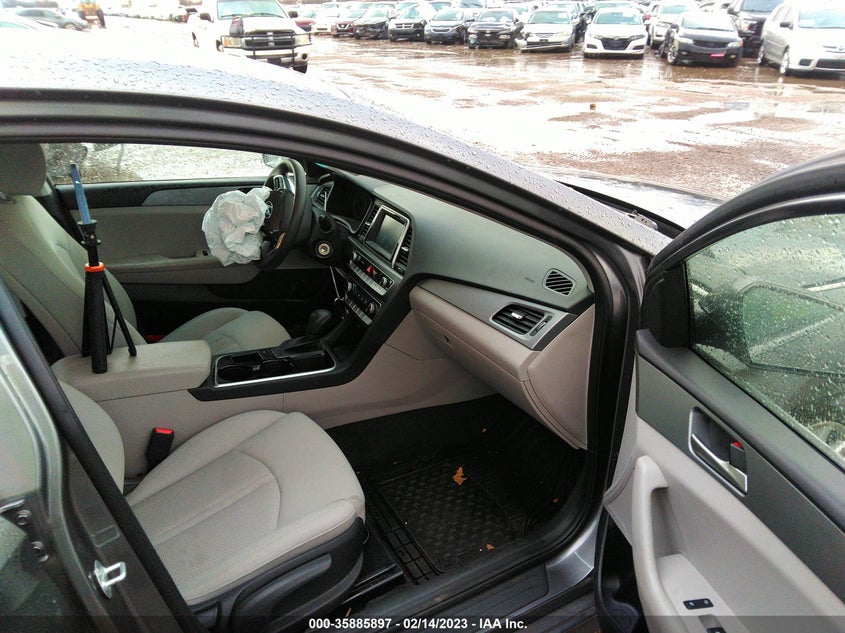 VIN 5NPE24AF9KH801848 2019 HYUNDAI SONATA SE