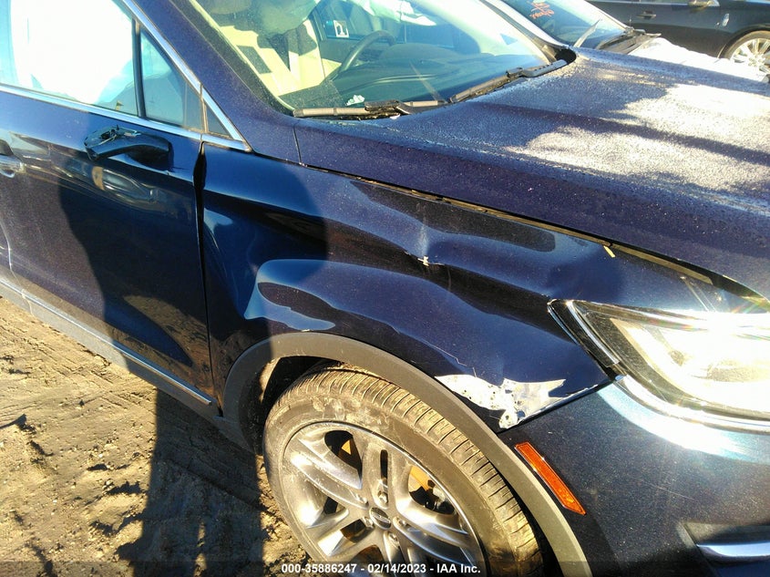 VIN 5LMCJ3D98HUL70811 2017 LINCOLN MKC RESERVE